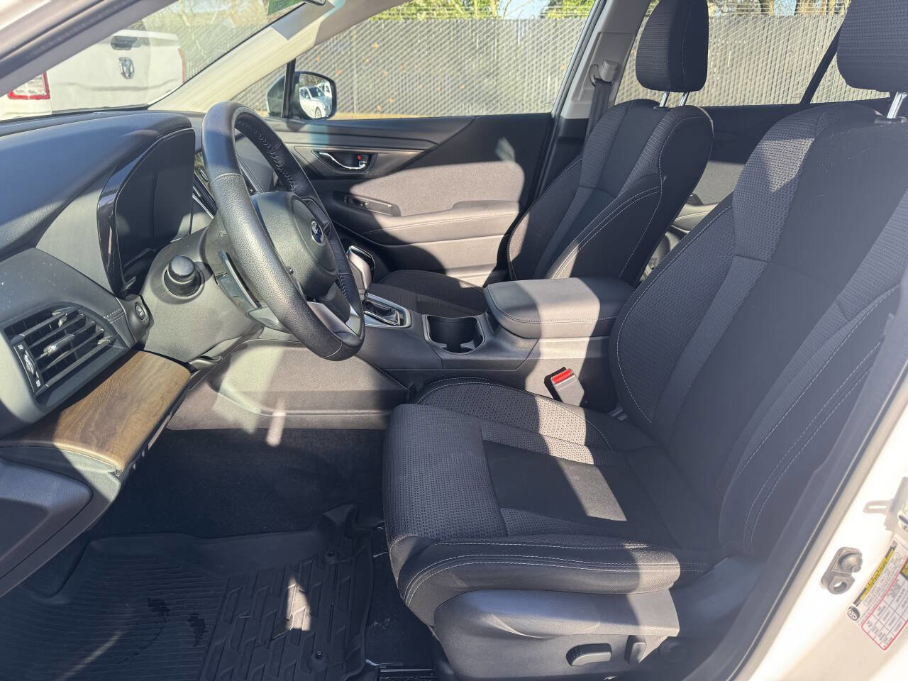 Used 2022 Subaru Outback Premium image 4