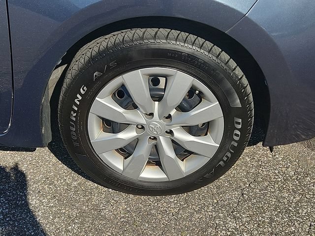 Used 2015 Toyota Corolla LE FWD image 8