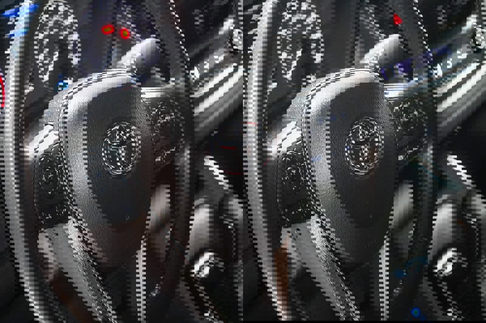 Used 2025 Toyota Corolla SE image 21