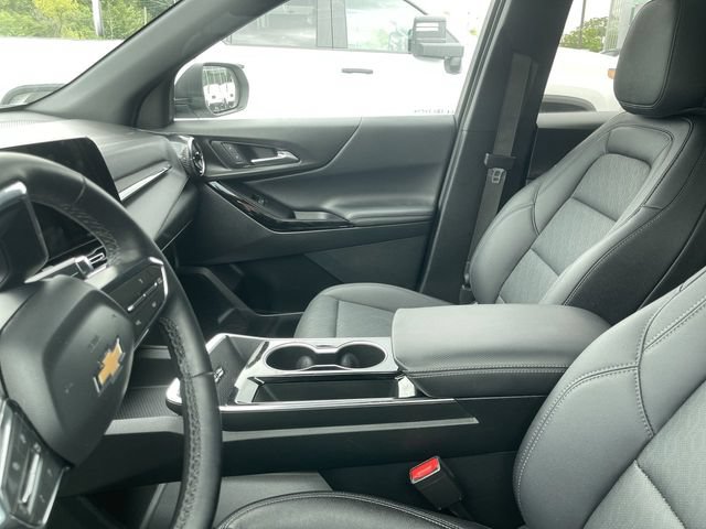 Used 2025 Chevrolet Equinox LT w/ Convenience Package II FWD image 4