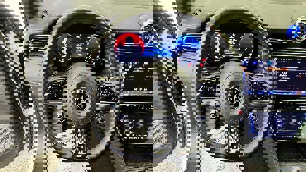 Used 2023 Maserati Grecale Modena image 14