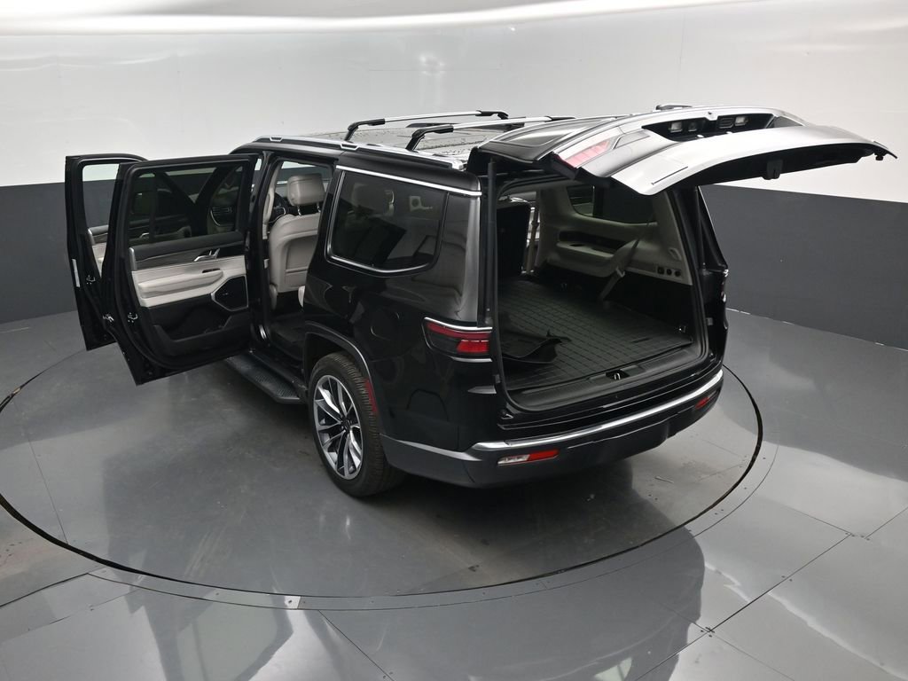 Used 2022 Jeep Wagoneer Series II w/ Premium Group I AWD/4WD image 30