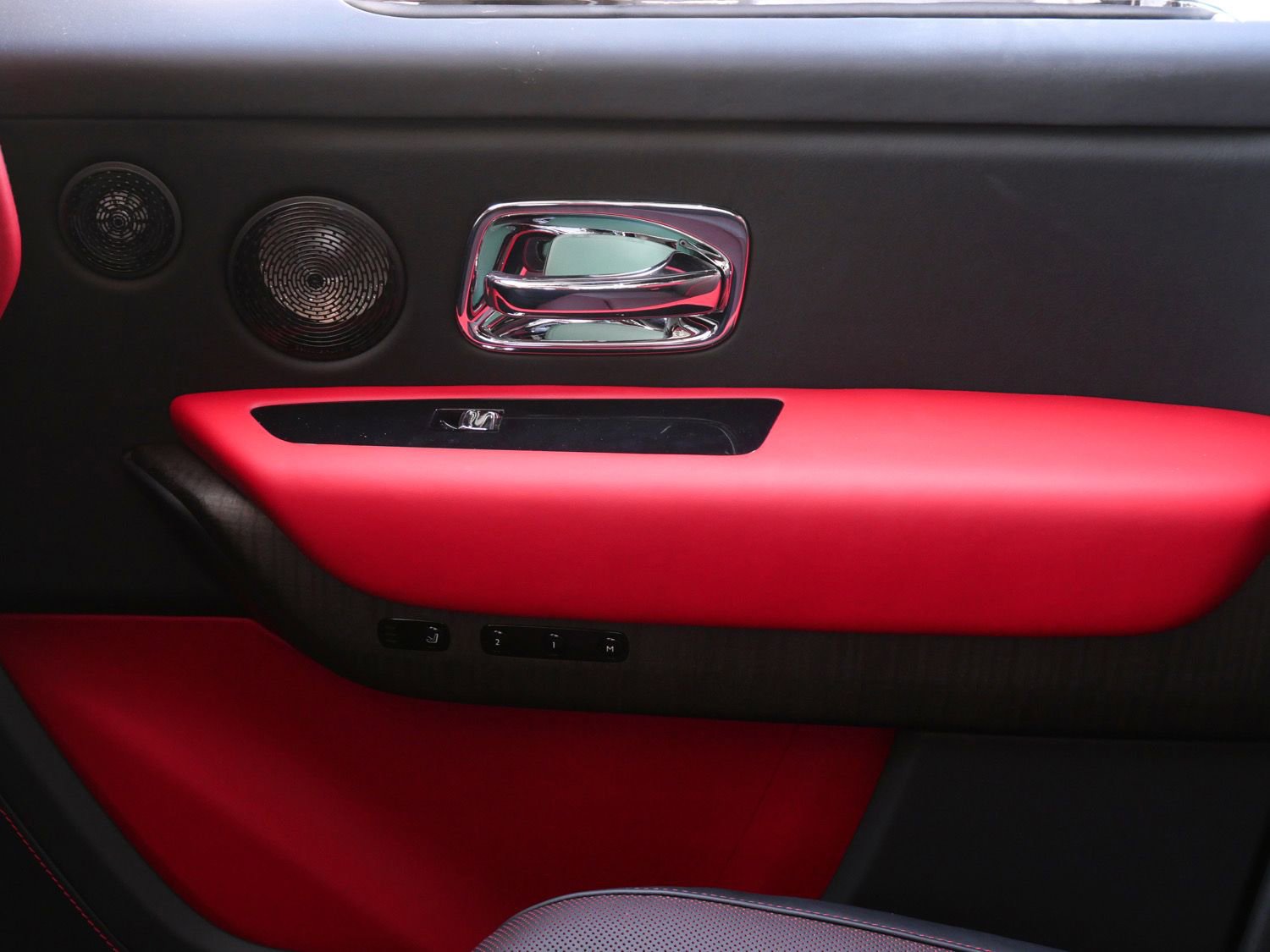 New 2025 Rolls-Royce Cullinan image 11