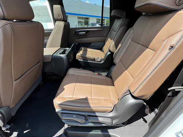 New 2026 Chevrolet Suburban High Country AWD/4WD image 17