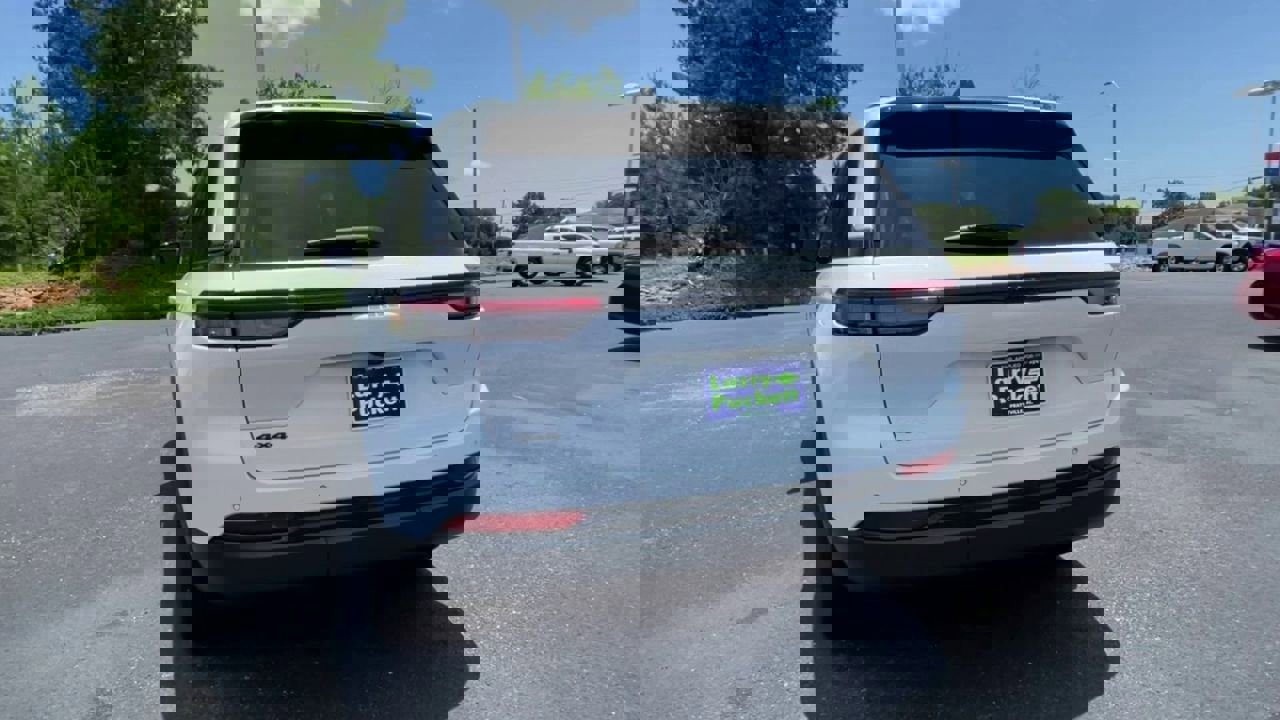 Used 2023 Jeep Grand Cherokee Altitude image 7