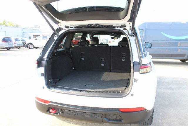 Used 2022 Jeep Grand Cherokee Trailhawk w/ Luxury Tech Group III image 5