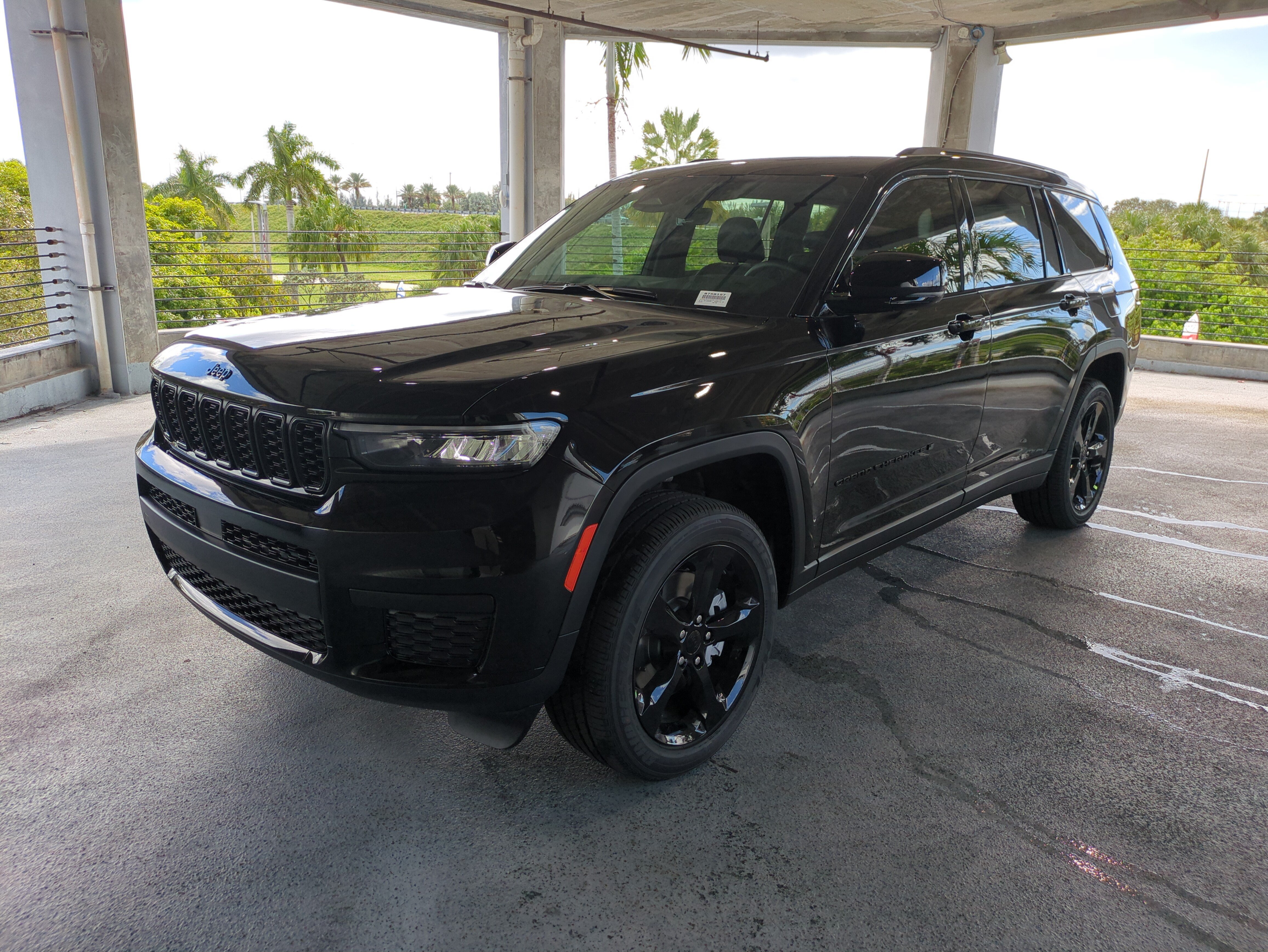 New 2025 Jeep Grand Cherokee L Altitude AWD/4WD image 9