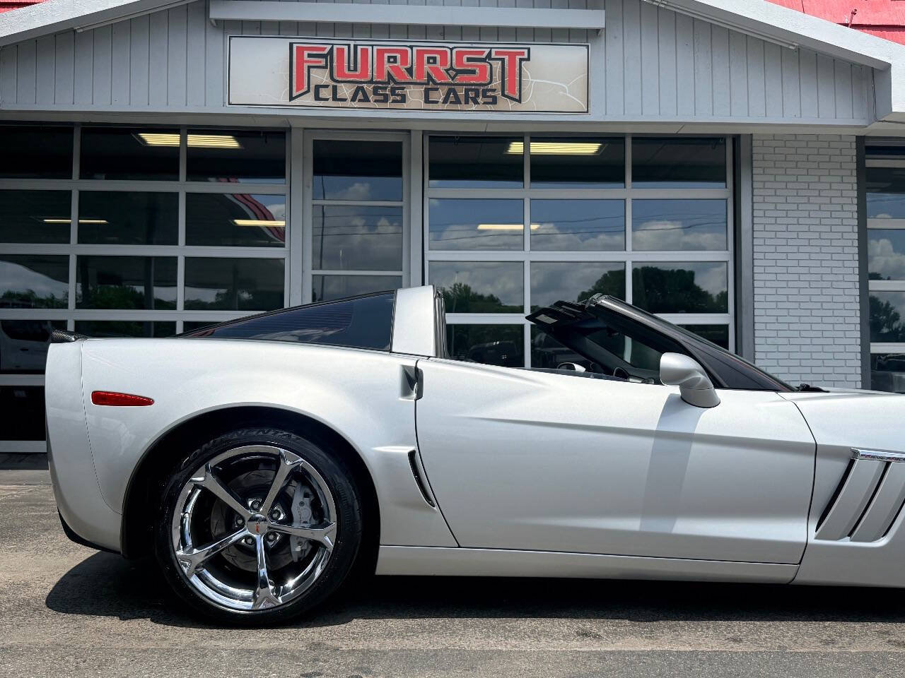 Used 2010 Chevrolet Corvette Grand Sport w/ Preferred Equipment Group RWD image 15