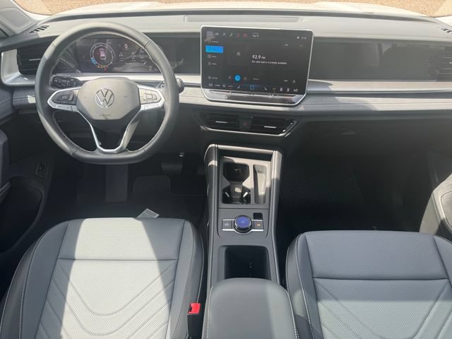 New 2026 Volkswagen Tiguan SE FWD image 15