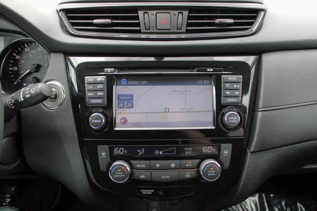 Used 2017 Nissan Rogue SV image 13