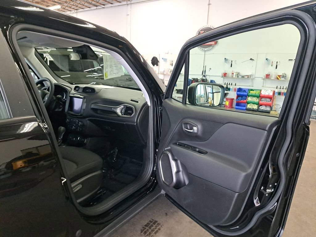 Used 2022 Jeep Renegade Sport image 17