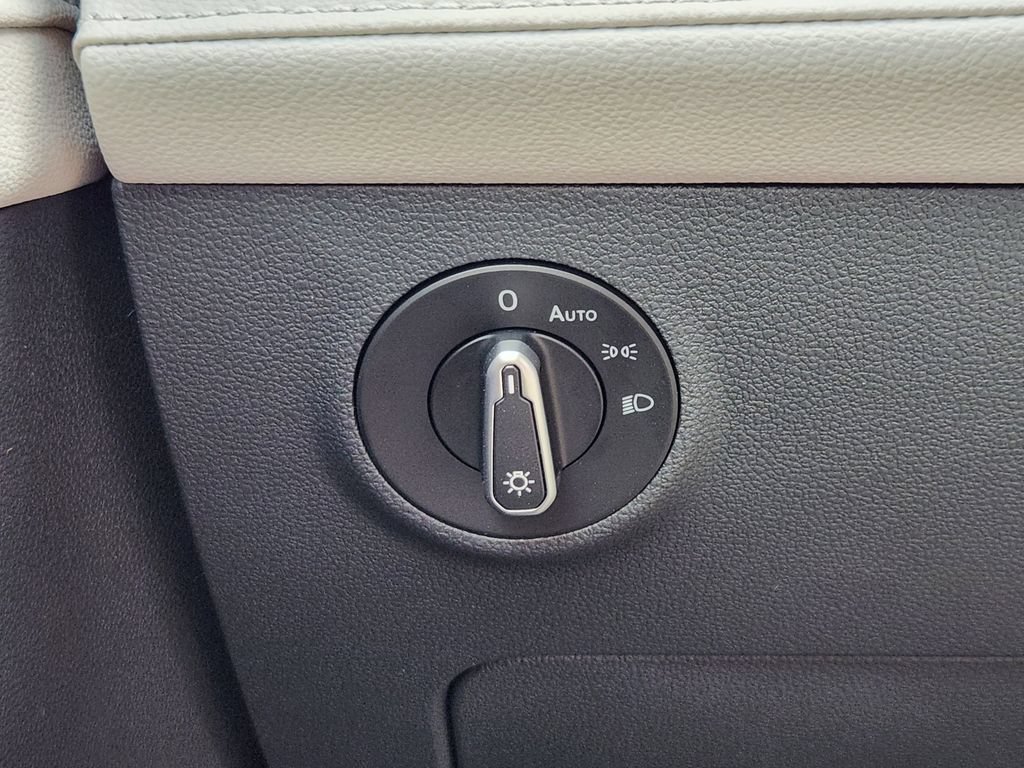New 2026 Volkswagen Taos SEL AWD/4WD image 11