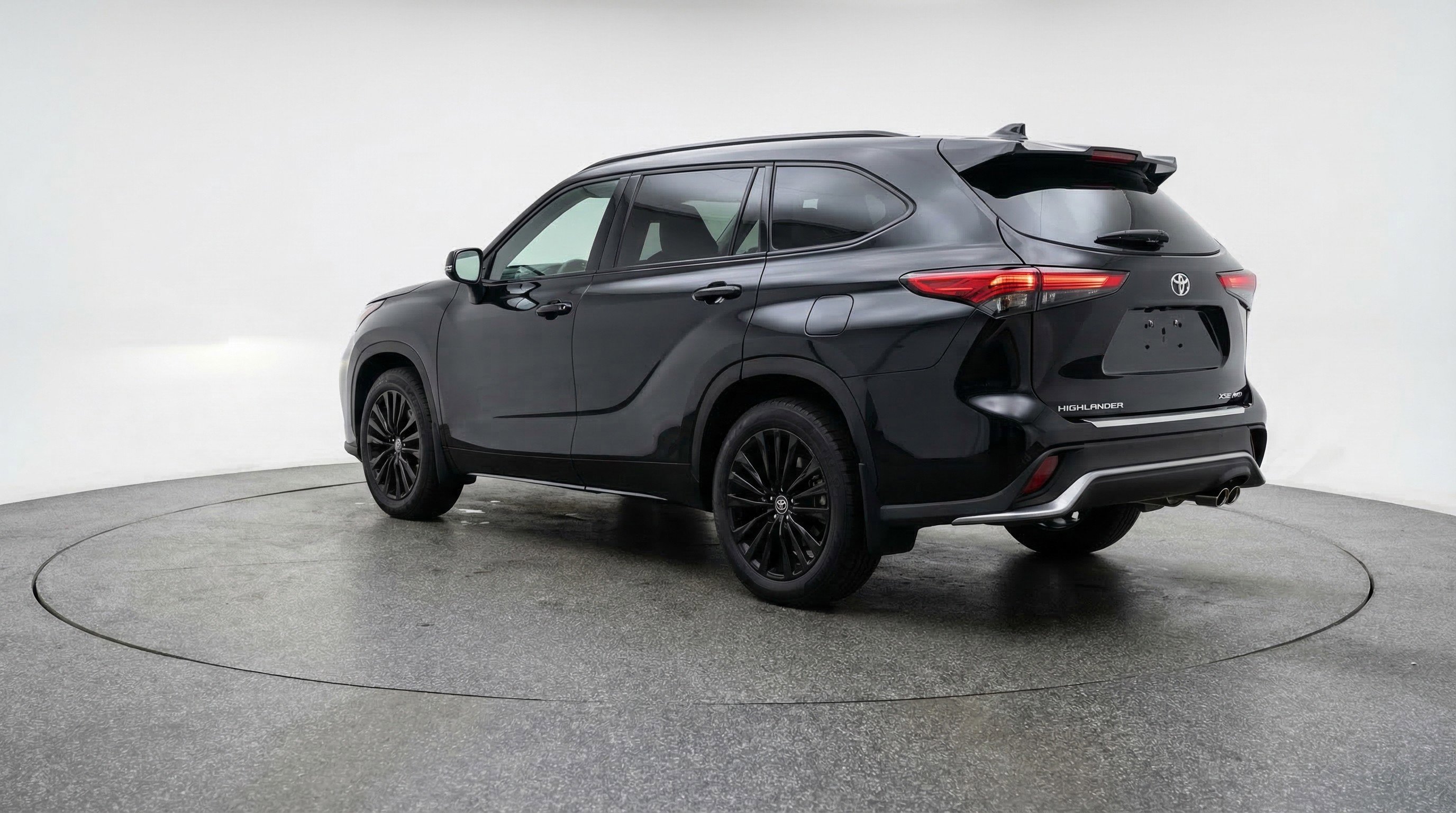 Used 2025 Toyota Highlander XSE image 6