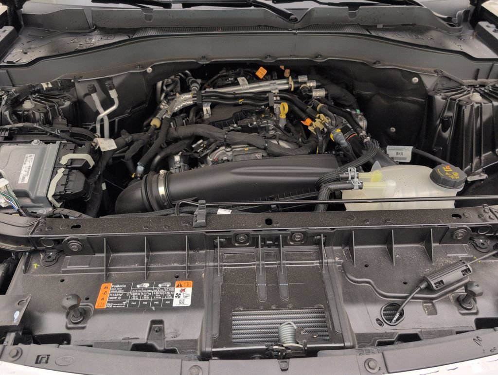 Used 2025 Ford Explorer Active RWD image 30
