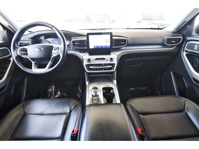 Used 2022 Ford Explorer XLT w/ Equipment Group 202A AWD/4WD image 8