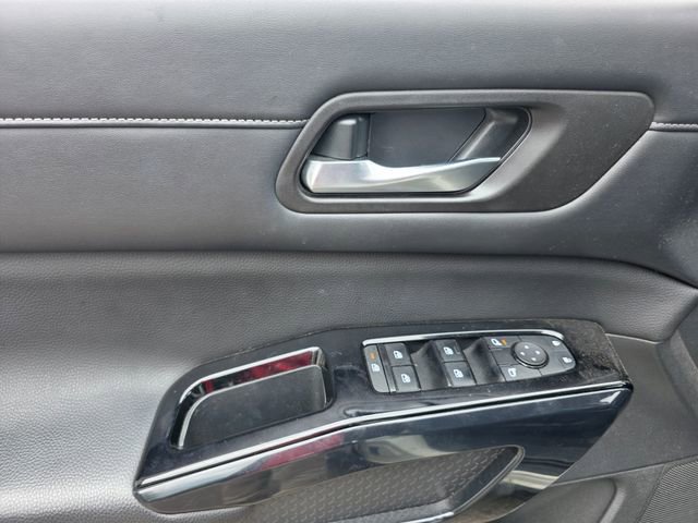 Used 2022 Nissan Pathfinder SV AWD/4WD image 22