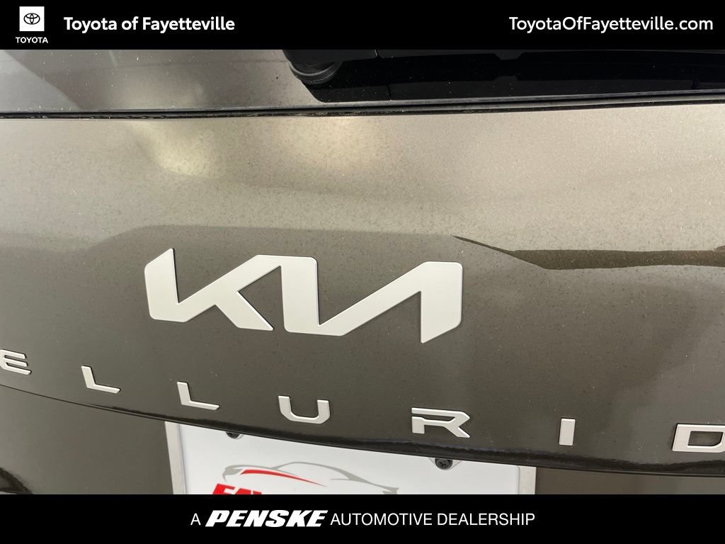 Used 2023 Kia Telluride EX w/ EX Captain's Chair Package FWD image 10