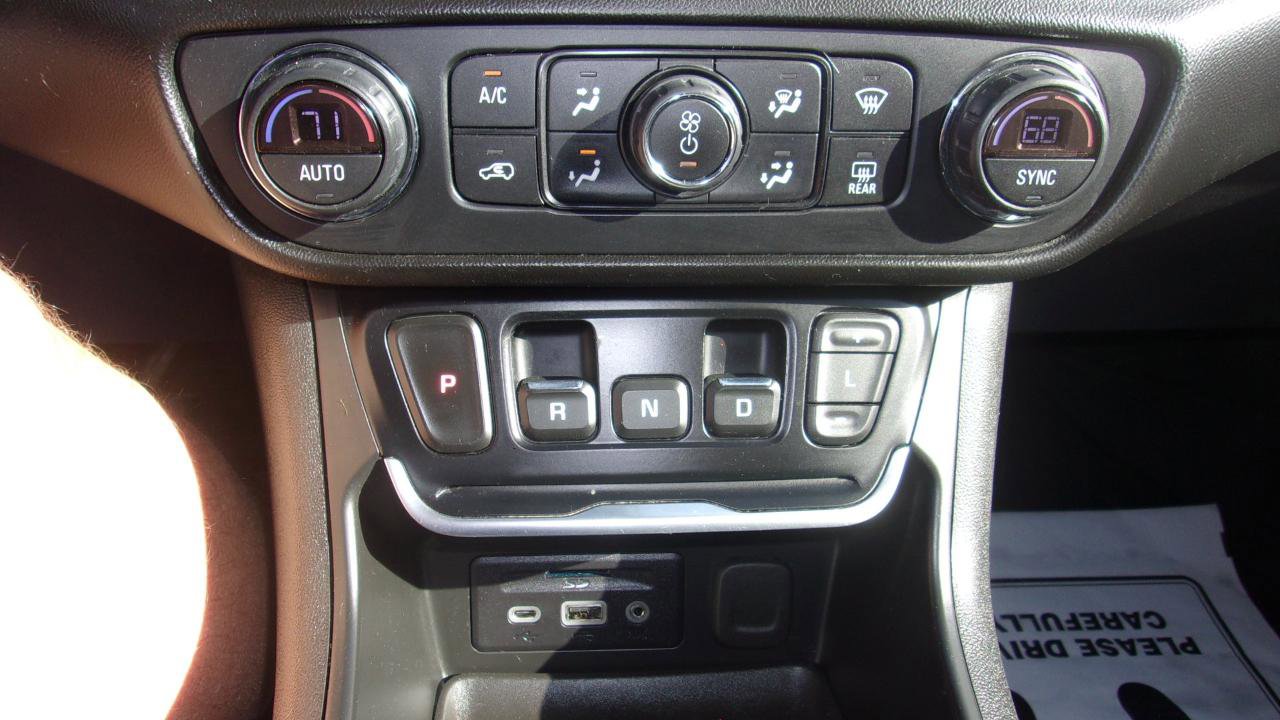 Used 2018 GMC Terrain SLT w/ Preferred Package image 13