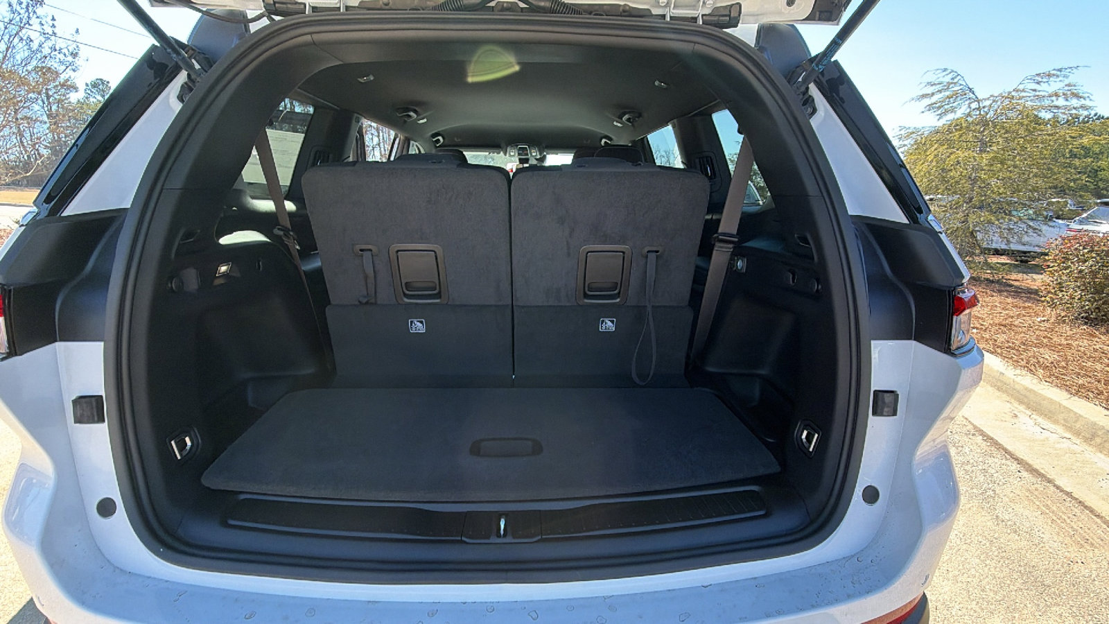 New 2026 Jeep Grand Cherokee L Laredo image 13