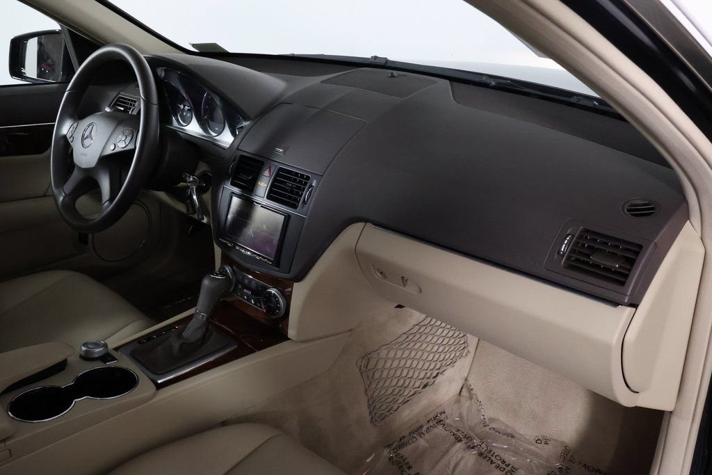 Used 2011 Mercedes-Benz C 300 Sedan image 9