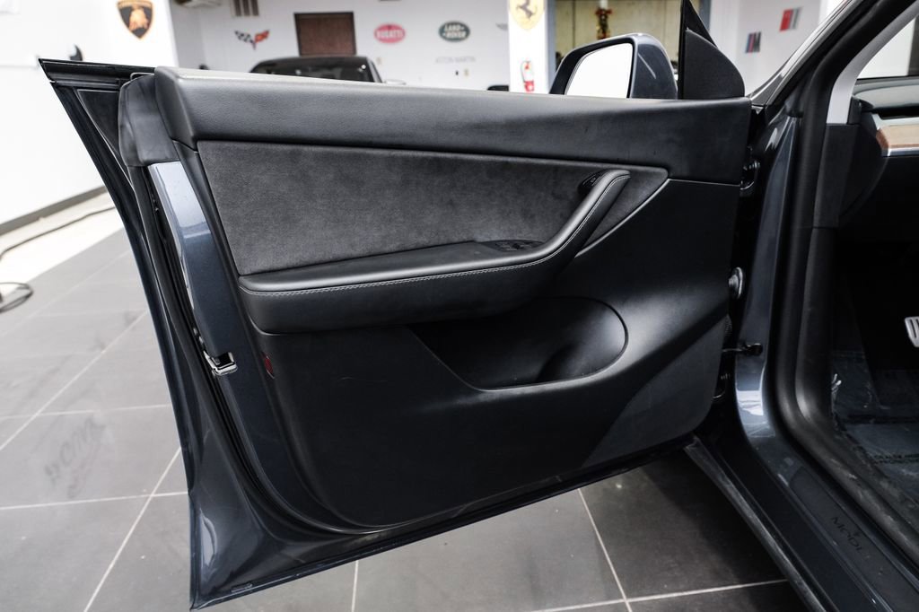 Used 2022 Tesla Model Y Performance AWD/4WD image 38