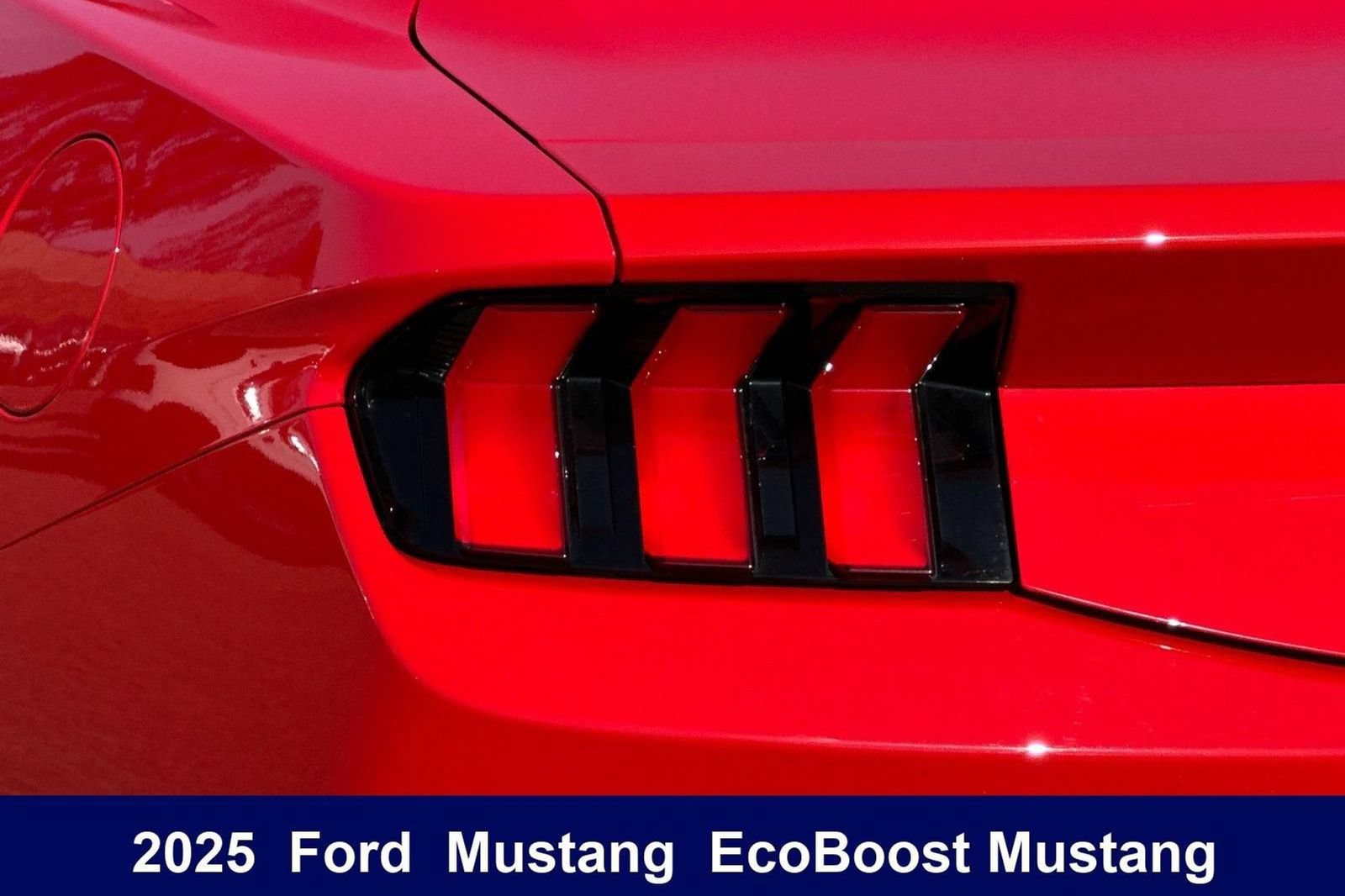 Used 2025 Ford Mustang Coupe RWD image 37