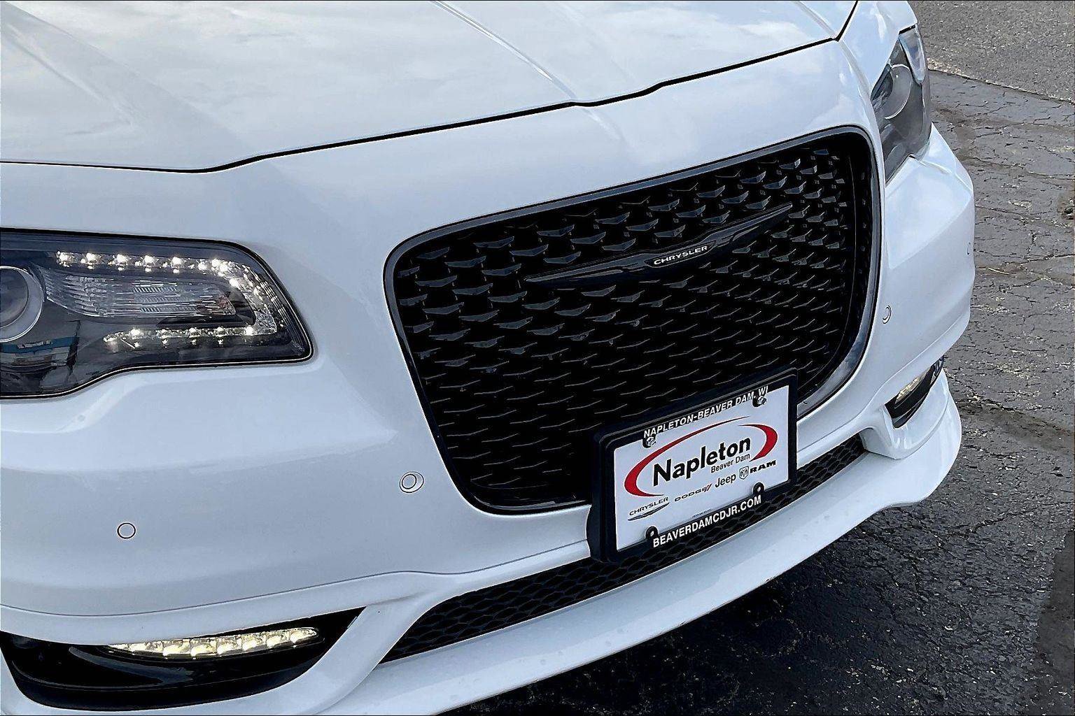 Used 2023 Chrysler 300 Touring L image 28