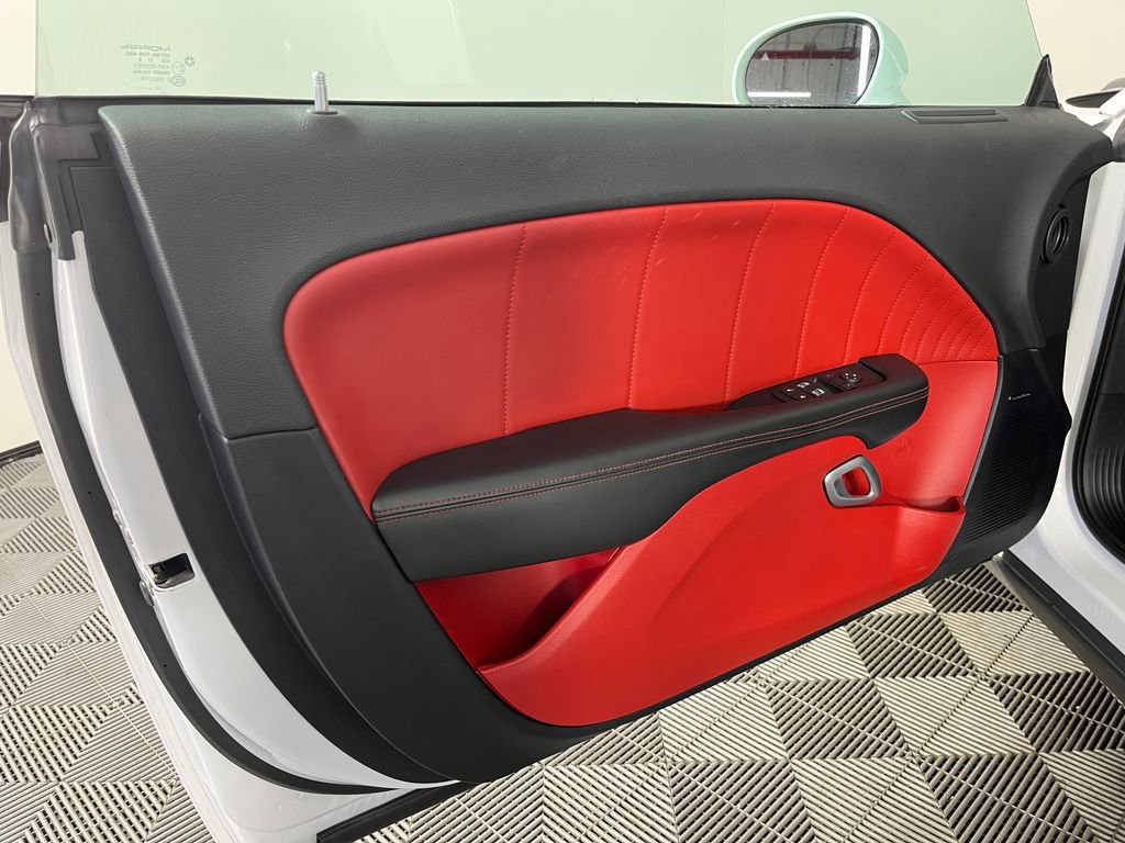 Used 2016 Dodge Challenger R/T Plus RWD image 10