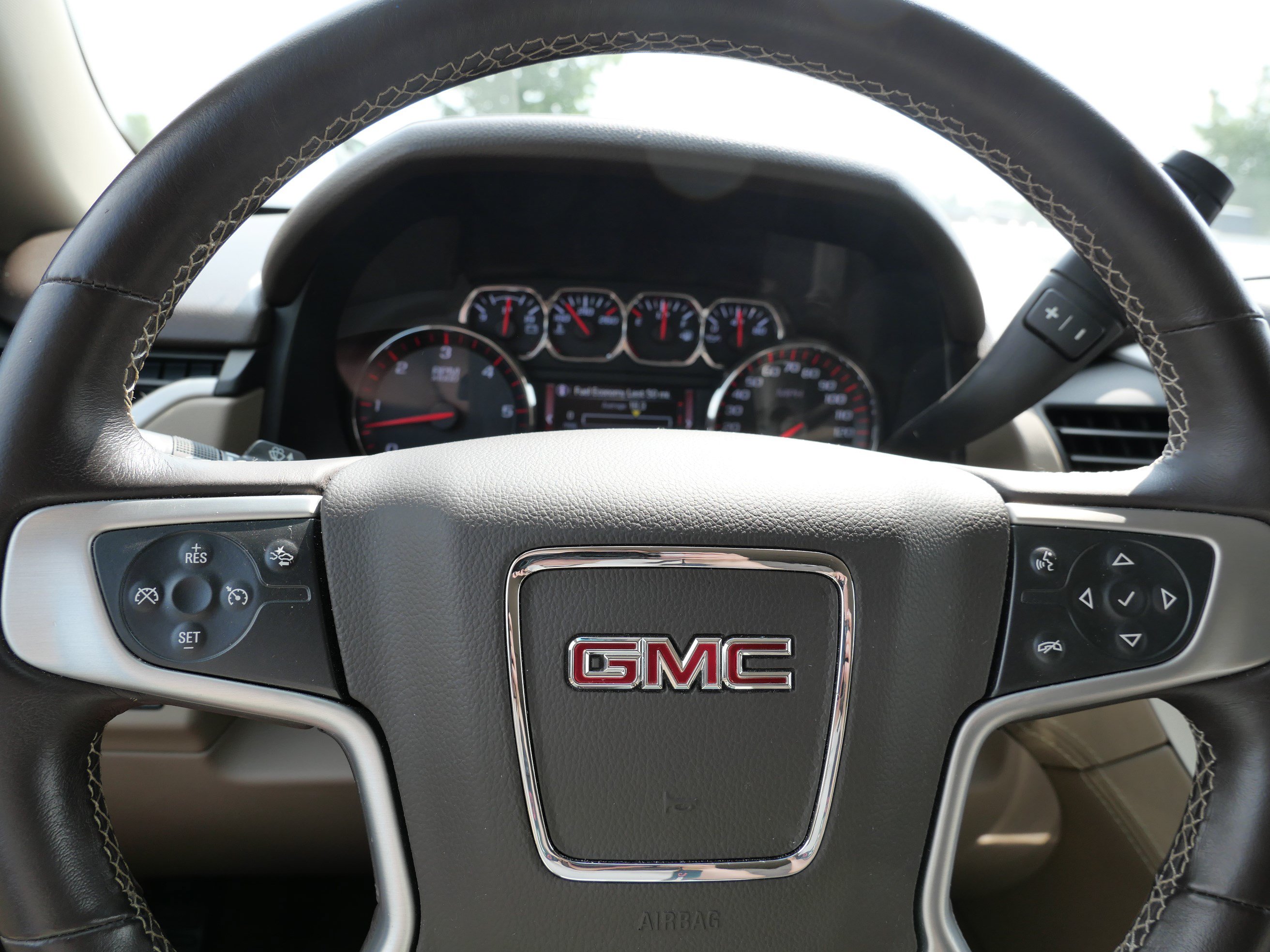 Used 2015 GMC Yukon SLE w/ Convenience Package AWD/4WD image 29