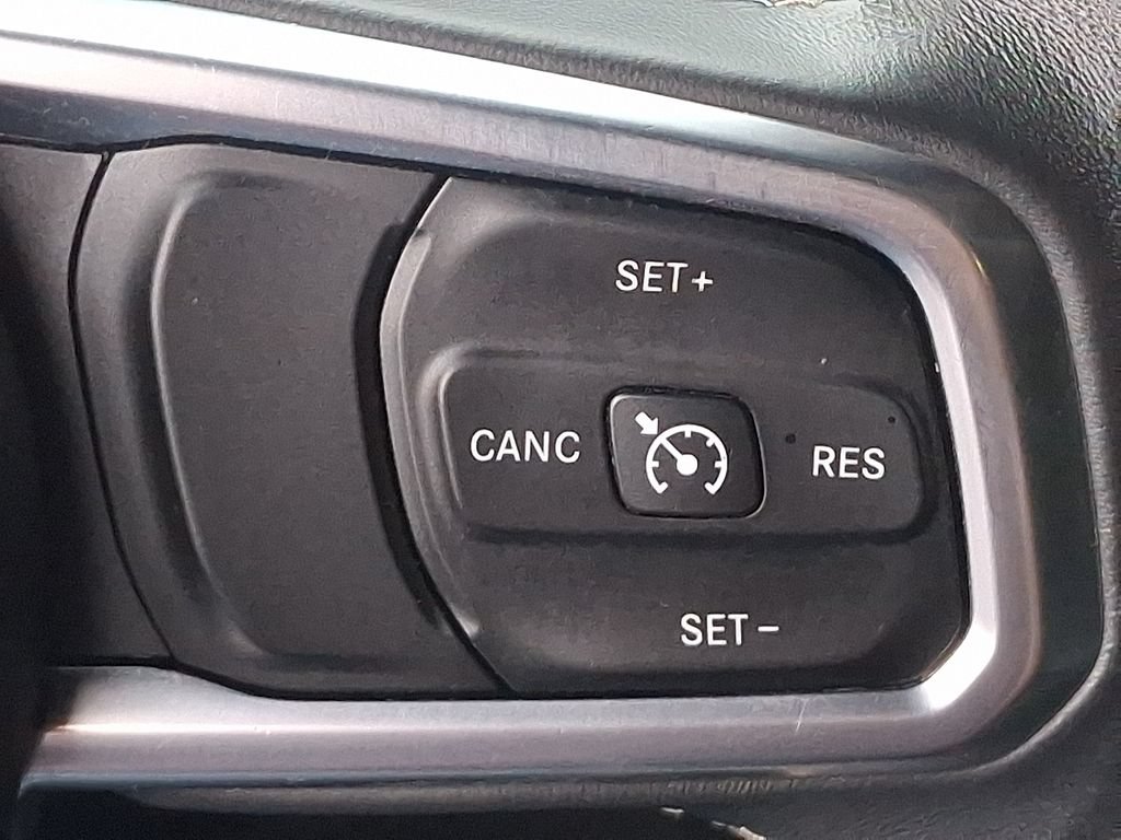 Used 2018 Jeep Wrangler Unlimited Sahara w/ Cold Weather Group AWD/4WD image 22