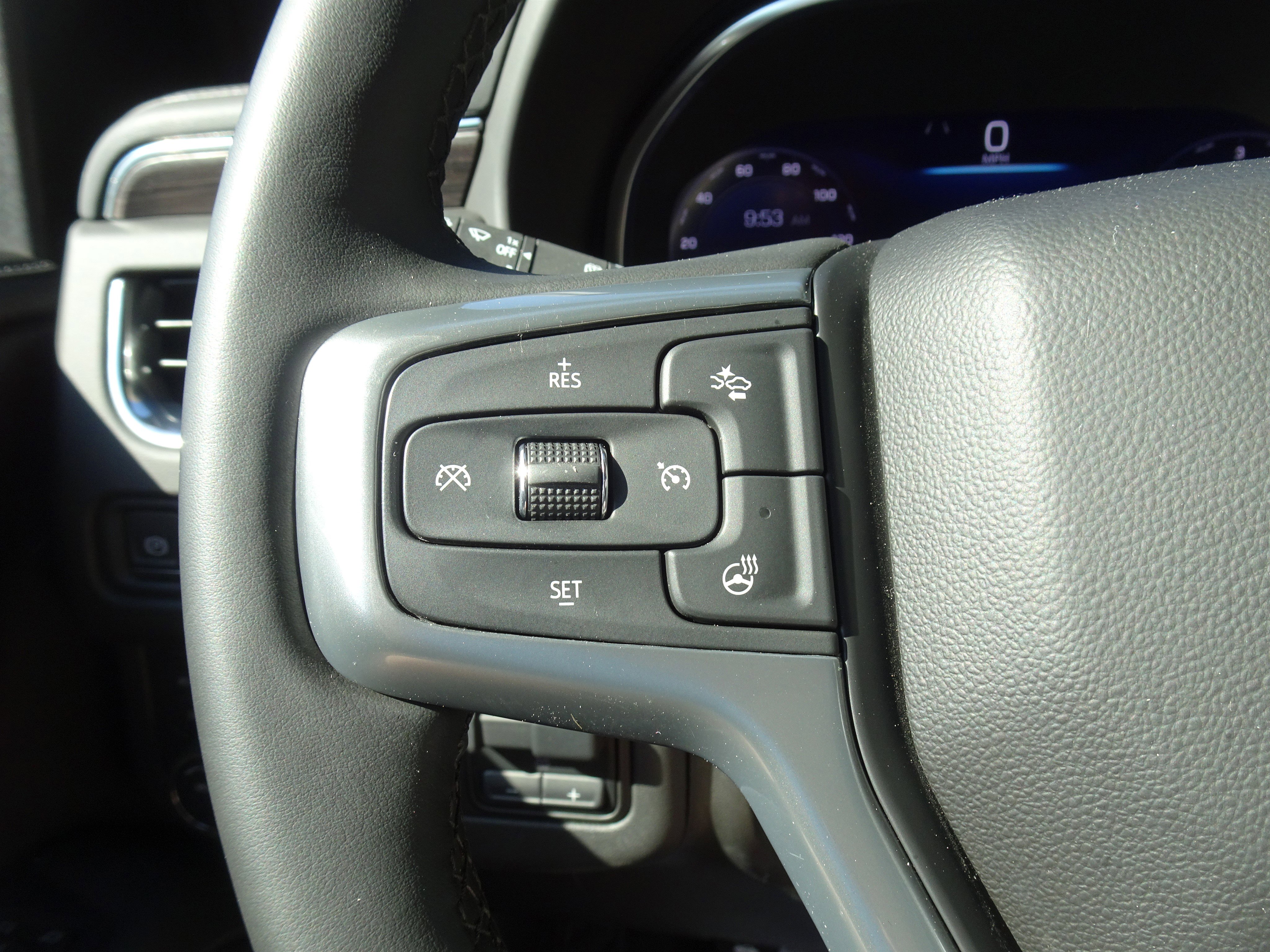 Used 2023 Chevrolet Tahoe Z71 w/ Luxury Package AWD/4WD image 21
