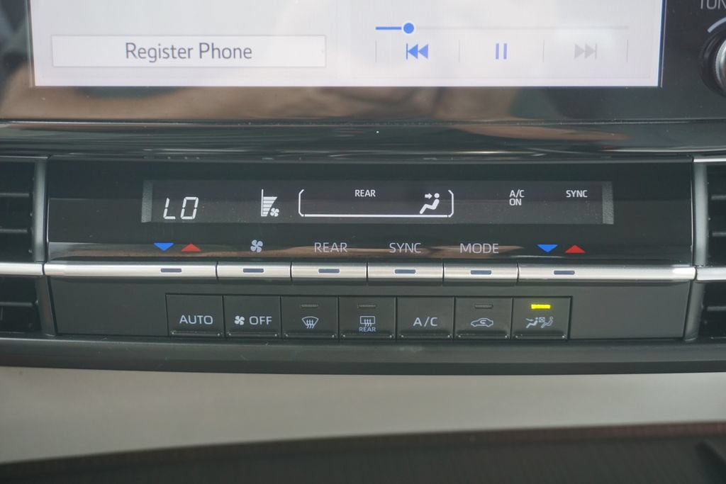 Certified 2021 Toyota Sienna LE FWD image 12