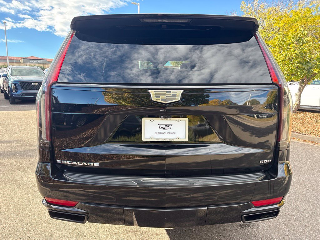 Used 2021 Cadillac Escalade Sport Platinum AWD/4WD image 4