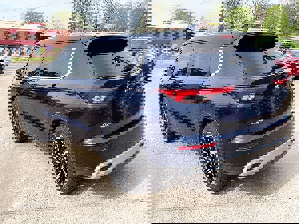 Used 2022 Mitsubishi Outlander SE image 5