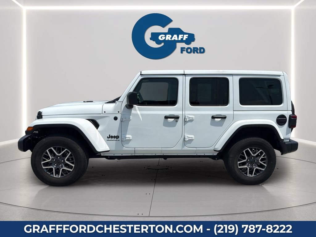 Used 2025 Jeep Wrangler Unlimited Sahara AWD/4WD image 12