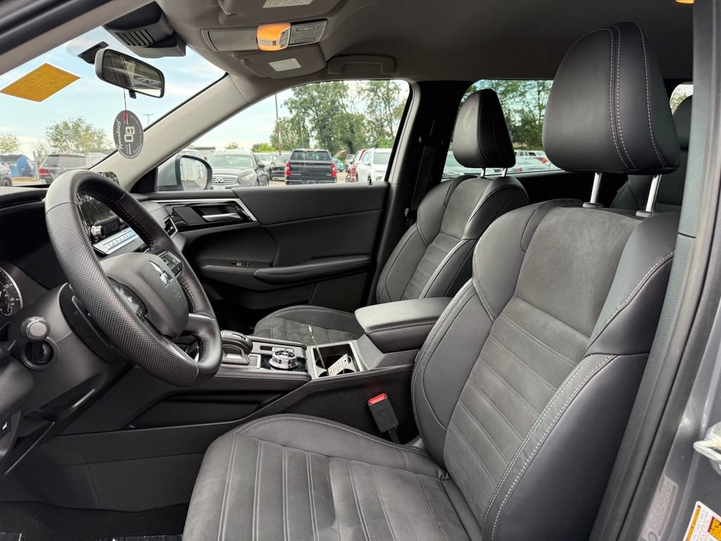 Used 2023 Mitsubishi Outlander SE AWD/4WD image 19