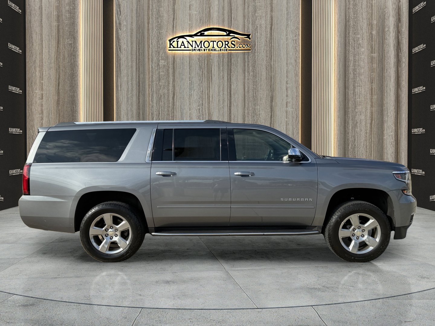 Used 2020 Chevrolet Suburban Premier image 8
