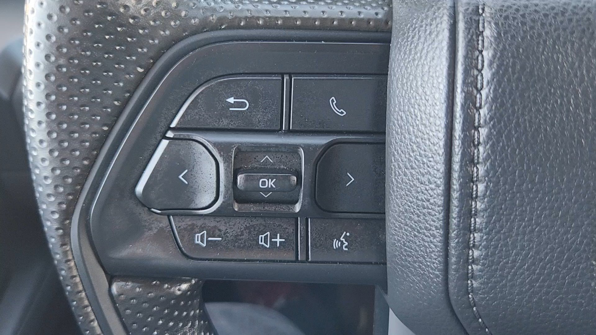 Used 2024 Toyota Tacoma SR AWD/4WD image 12