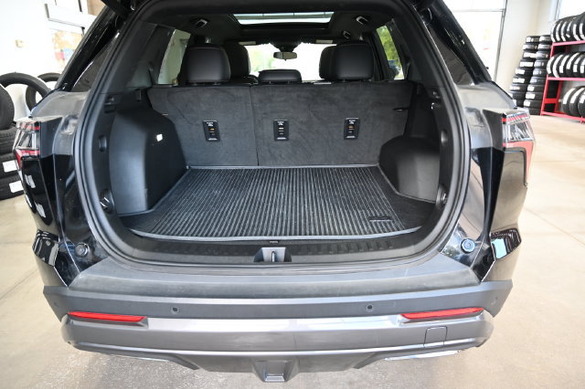 Used 2025 Chevrolet Equinox ACTIV w/ Safety and Technology Package AWD/4WD image 29
