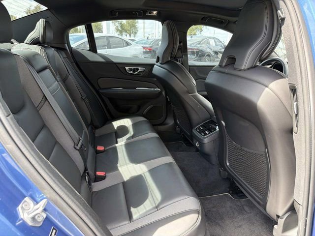 Used 2020 Volvo S60 T5 R-Design image 20