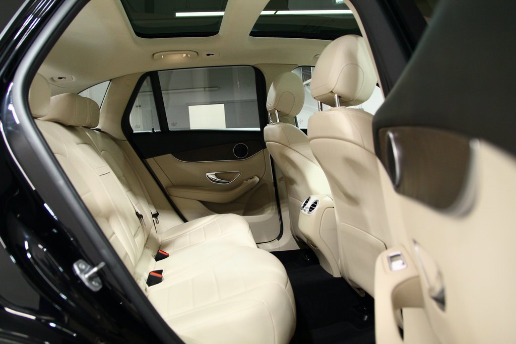 Used 2020 Mercedes-Benz GLC 300 4MATIC image 25