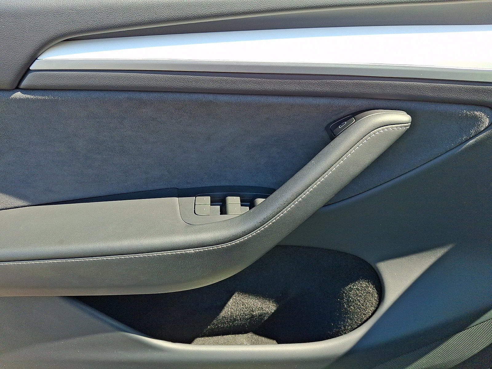 Used 2024 Tesla Model Y Long Range AWD/4WD image 12