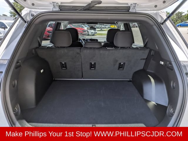 Used 2026 Chevrolet Equinox LT FWD image 12