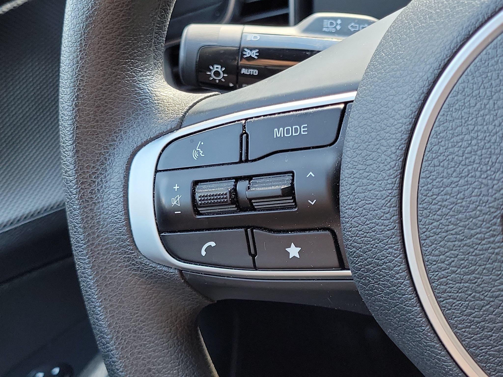 Certified 2025 Kia Sportage LX FWD image 10