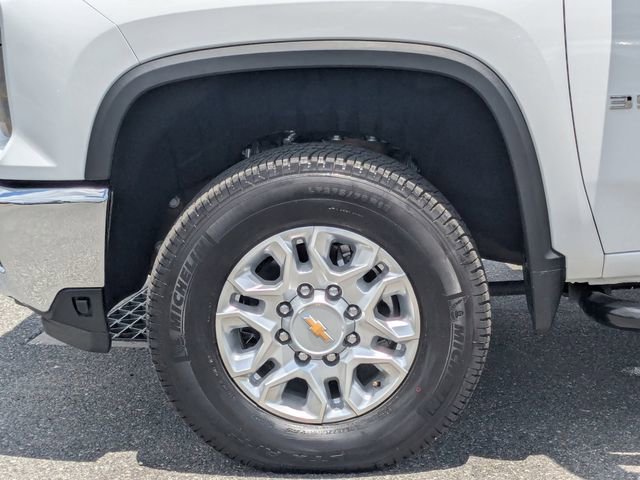 Used 2025 Chevrolet Silverado 3500 LT w/ Safety Package AWD/4WD image 9
