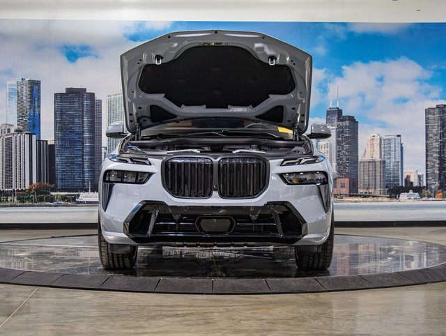 Certified 2025 BMW X7 xDrive40i w/ Executive Package image 4