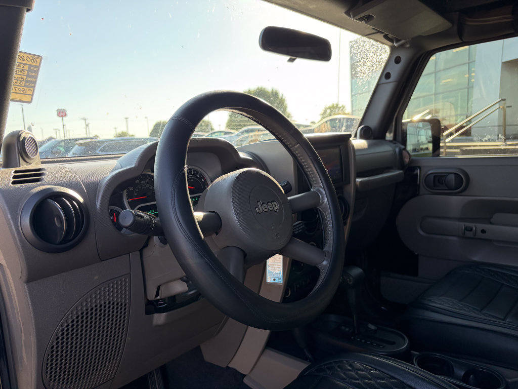 Used 2008 Jeep Wrangler Unlimited Rubicon w/ PWR Convenience Group AWD/4WD image 9