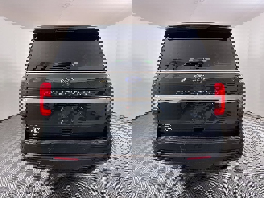 Used 2022 Ford Expedition XLT image 12