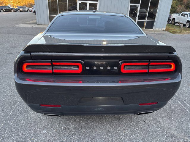Used 2019 Dodge Challenger SXT image 8