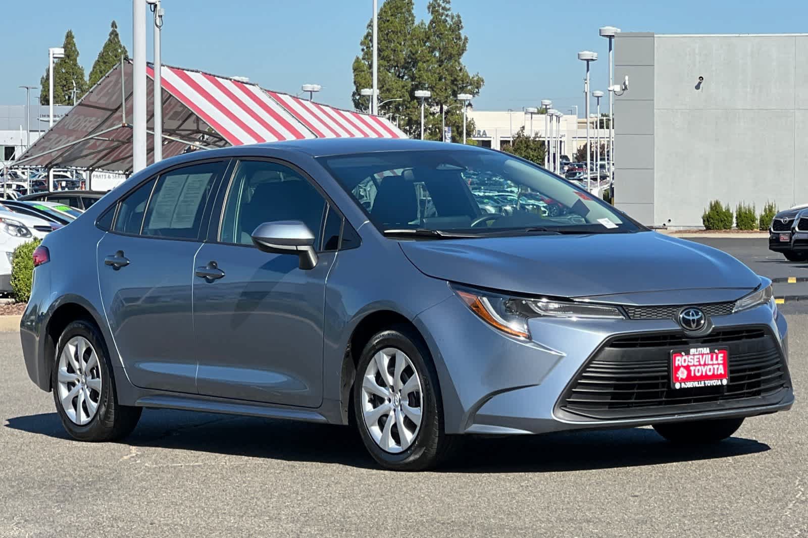 Used 2023 Toyota Corolla LE FWD image 5
